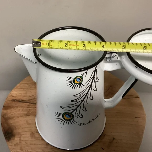 🟢 Vintage Frida Kahlo enamel coffee pot kettle - Extremely Gently Used Condition - Picture 12 of 13